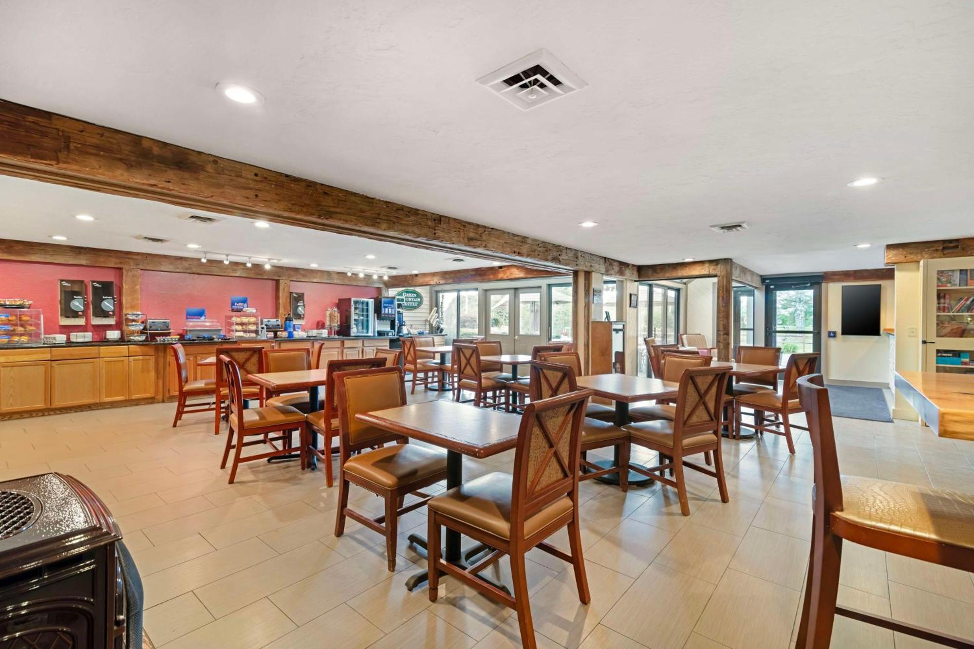 Best Western Inn&Suites Rutland-Killington Exterior foto